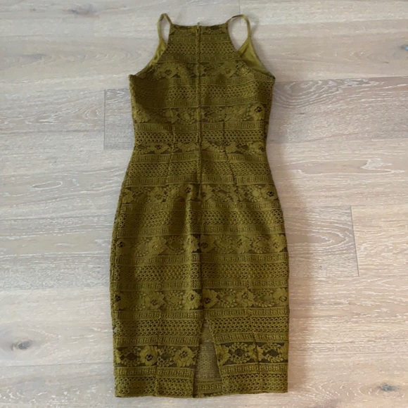 HP 🎉 H&M crotchet green v-neck dress. Size 8. - Picture 4 of 6